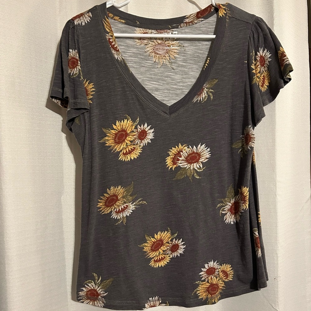 Maurices Gray Floral Short Sleeve Top